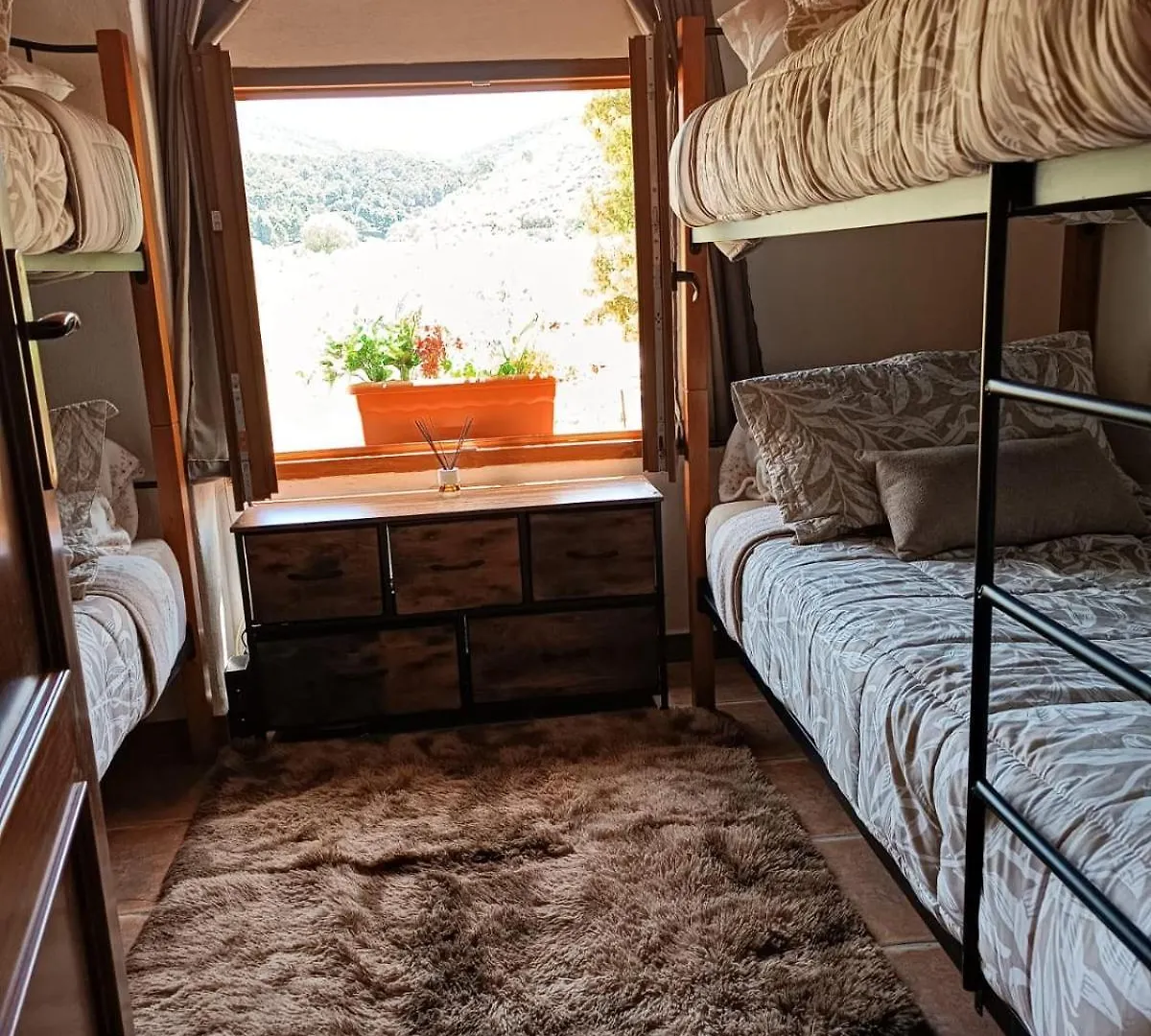 カントリーハウス Casa Rural Guadalupe De La Fuenfria Igualeja スペイン